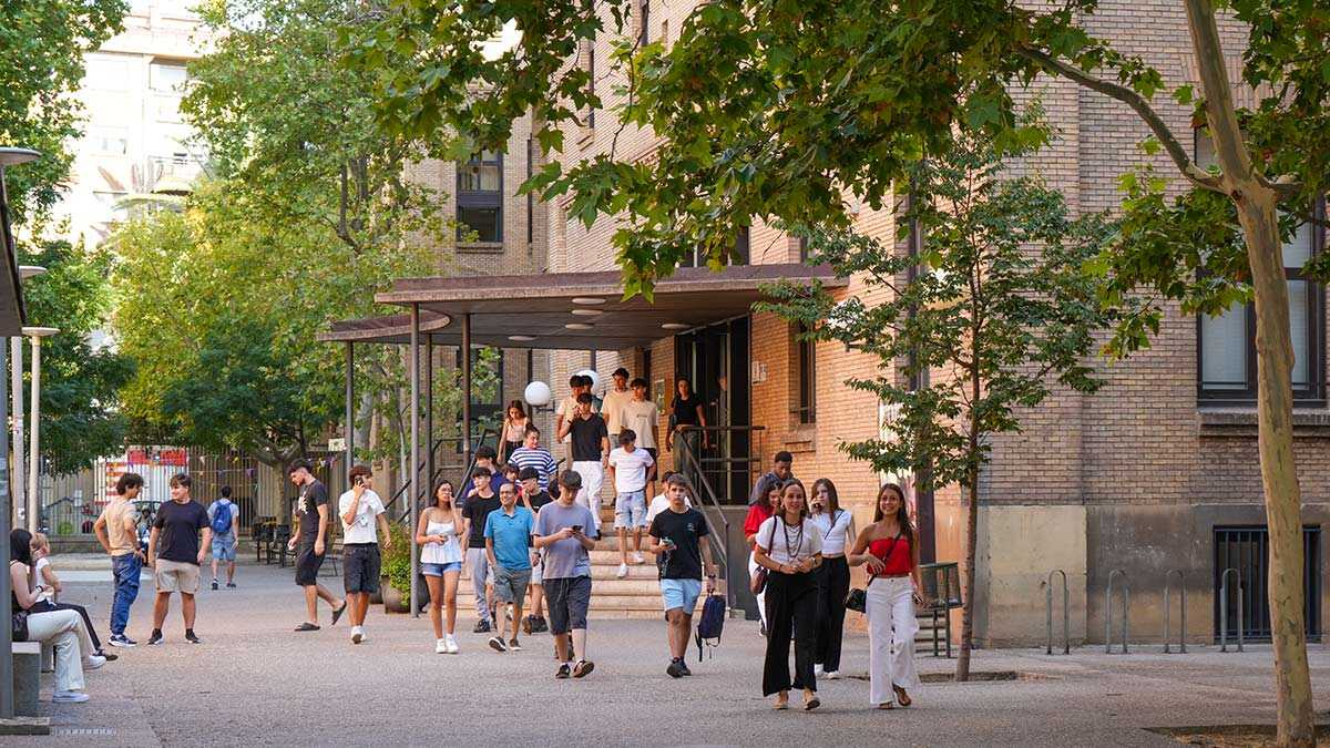 Unizar begrüßt ihre neuen Studierenden: „So ist der erste Tag nicht ganz so überwältigend“