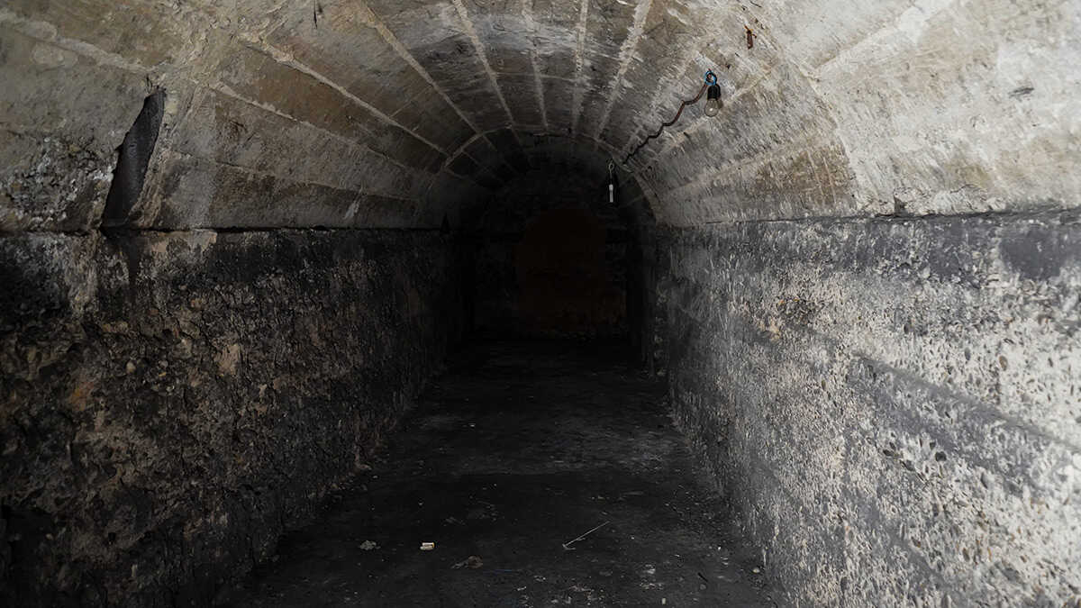 Der Kriegsschutzraum, den 16 Bewohner im Zentrum Saragossas noch heute besitzen: ein versteckter Bunker mitten in der Stadt