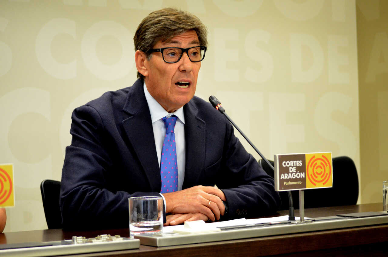 Jaulín ruft Trauertag für seinen Ehrenbürger Arturo Aliaga aus – beim Festauftakt wird an ihn erinnert