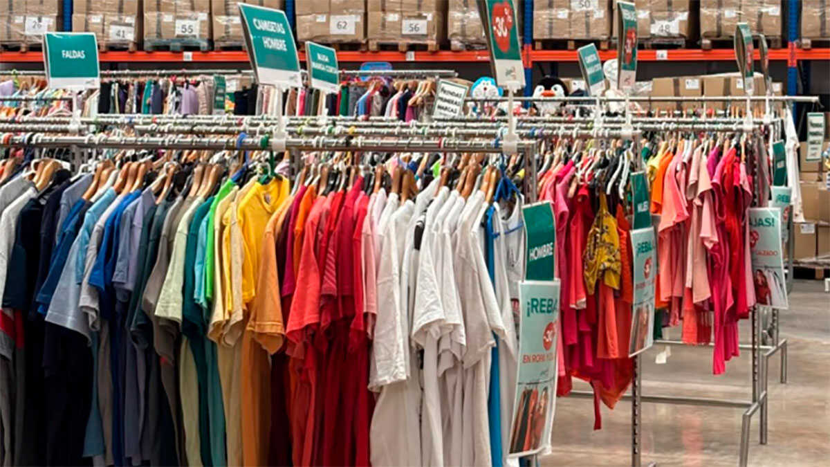 Der perfekte Plan für Modefans in Zaragoza: Secondhand-Mode, Musik und Vermut