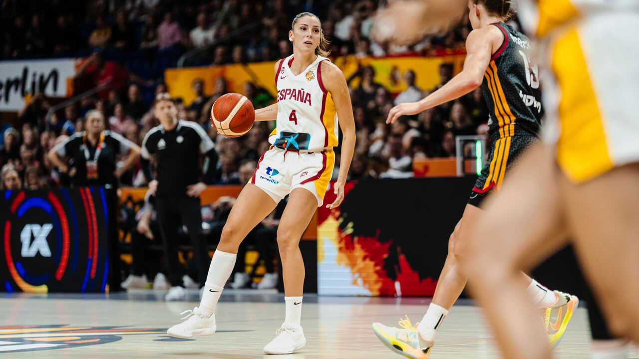 Spanien mit Mariona Ortiz überrollt Deutschland mit Leo Fiebich (83:53)