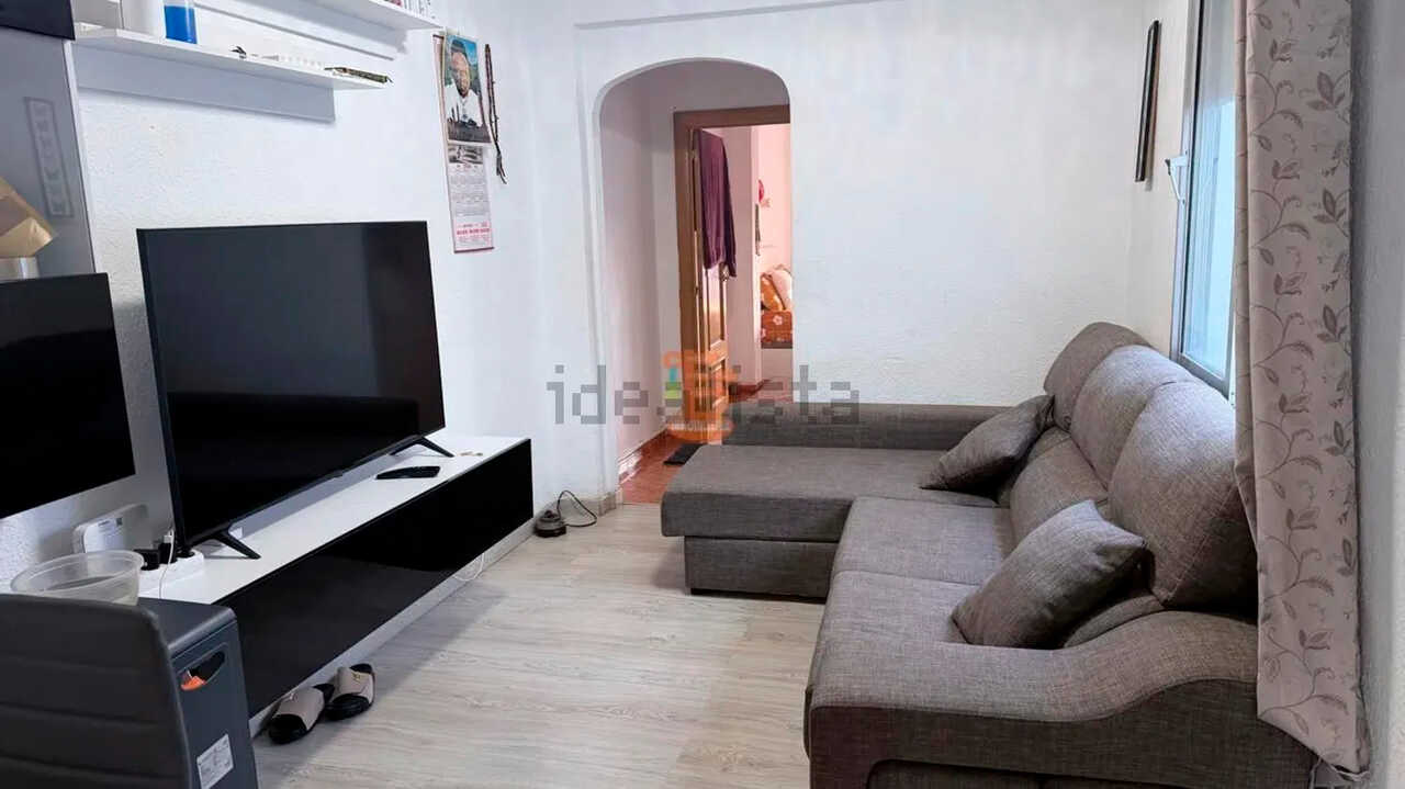 Drei Schlafzimmer und eine Terrasse für 134.000 Euro: Diese Wohnung steht in Torrero zum Verkauf