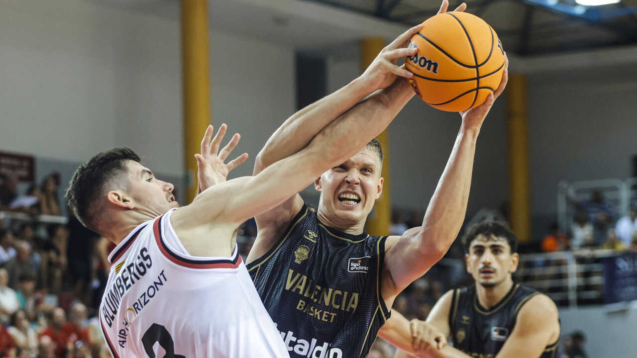 Casademont Zaragoza wehrt sich gegen erste Niederlage der Vorbereitung gegen Valencia Basket