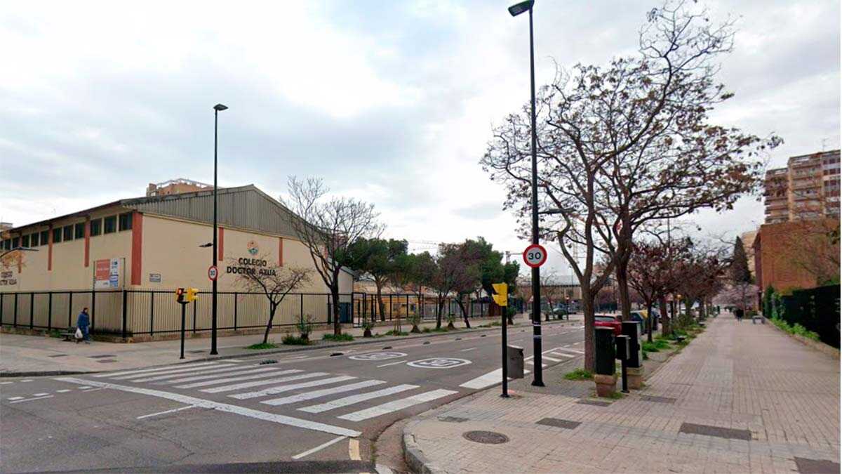 Keine Autos mehr in dieser Straße in Zaragoza: Abschnitt nahe der Schule Doctor Azúa wird Fußgängerzone