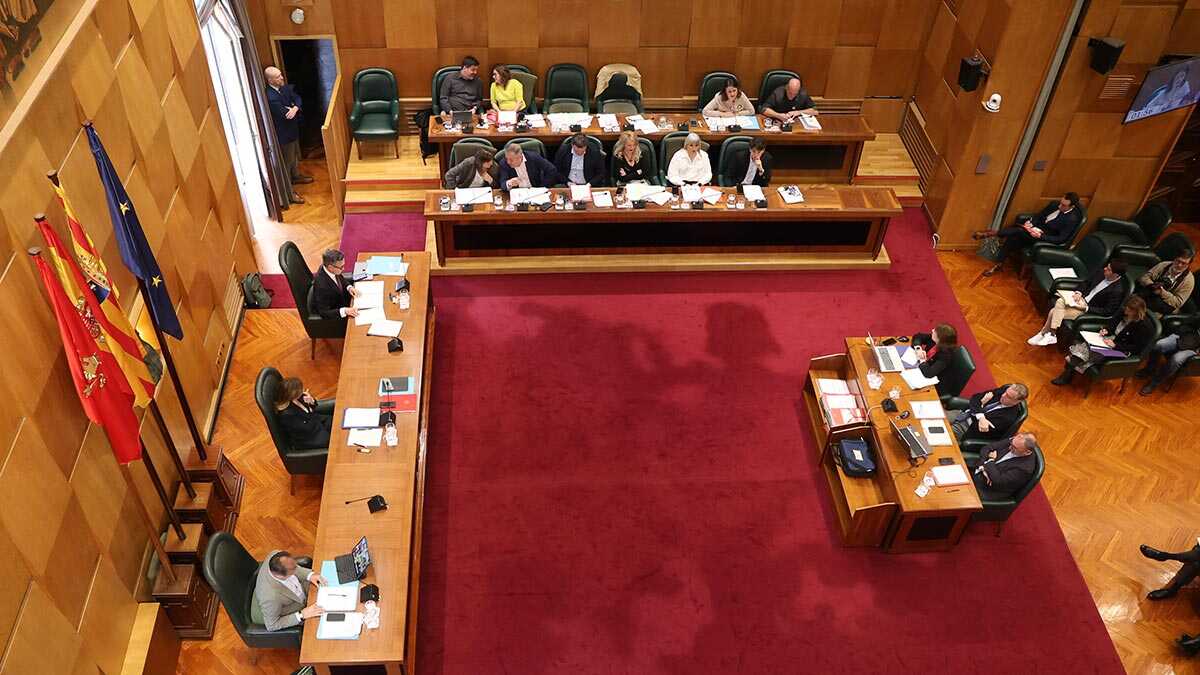 Von 31 auf 33 Stadträte: So könnte sich das Rathaus von Zaragoza bei den Wahlen 2027 verändern