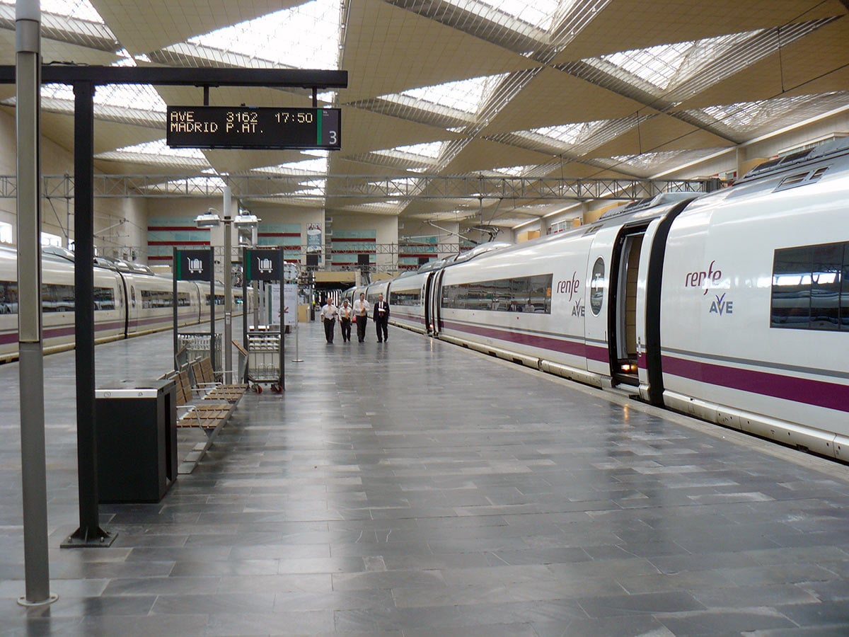 Hochgeschwindigkeitsverkehr zwischen Madrid und Barcelona nach zweistündiger Unwetter-Unterbrechung wieder aufgenommen