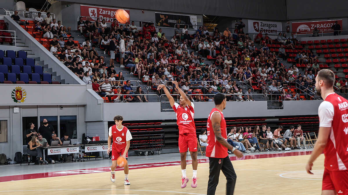 Casademont Zaragoza will die verlorene Verbindung zurückgewinnen: Rund 500 Fans beim Teamtraining