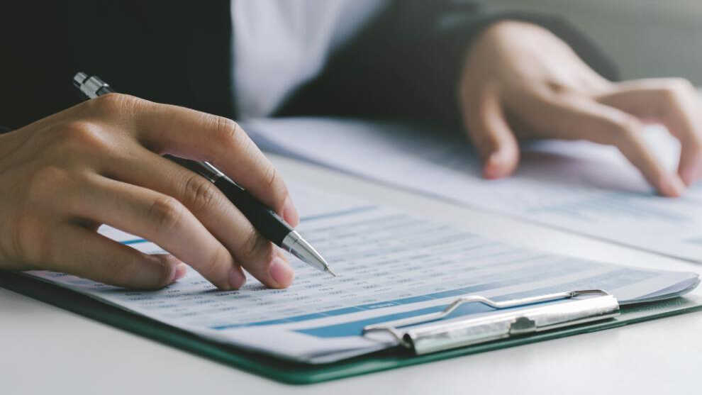 Mehr Personal, weniger Bürokratie und KI-Fortbildung: Aragón stärkt die Schulinspektion