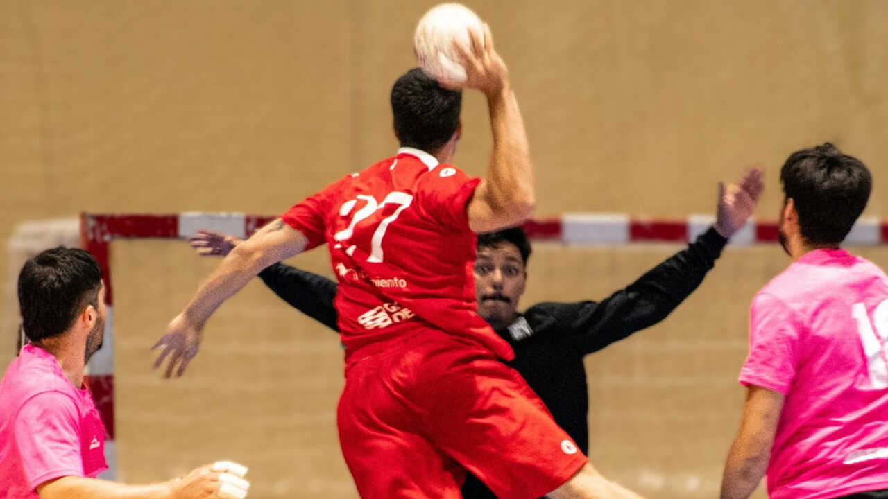 Aragonesischer Handball legt wieder los: Bada Huesca und Contazara Zaragoza starten in die Liga
