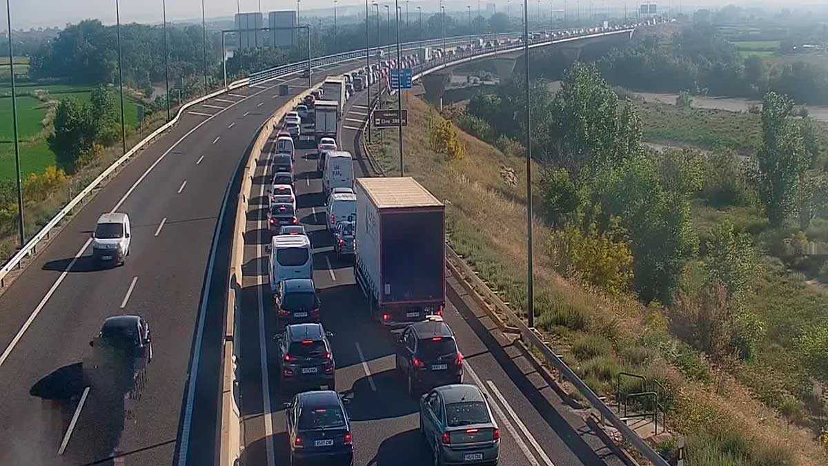 Was sich ab Oktober bei Staus in Aragón ändert: So wird die Rettungsgasse gebildet