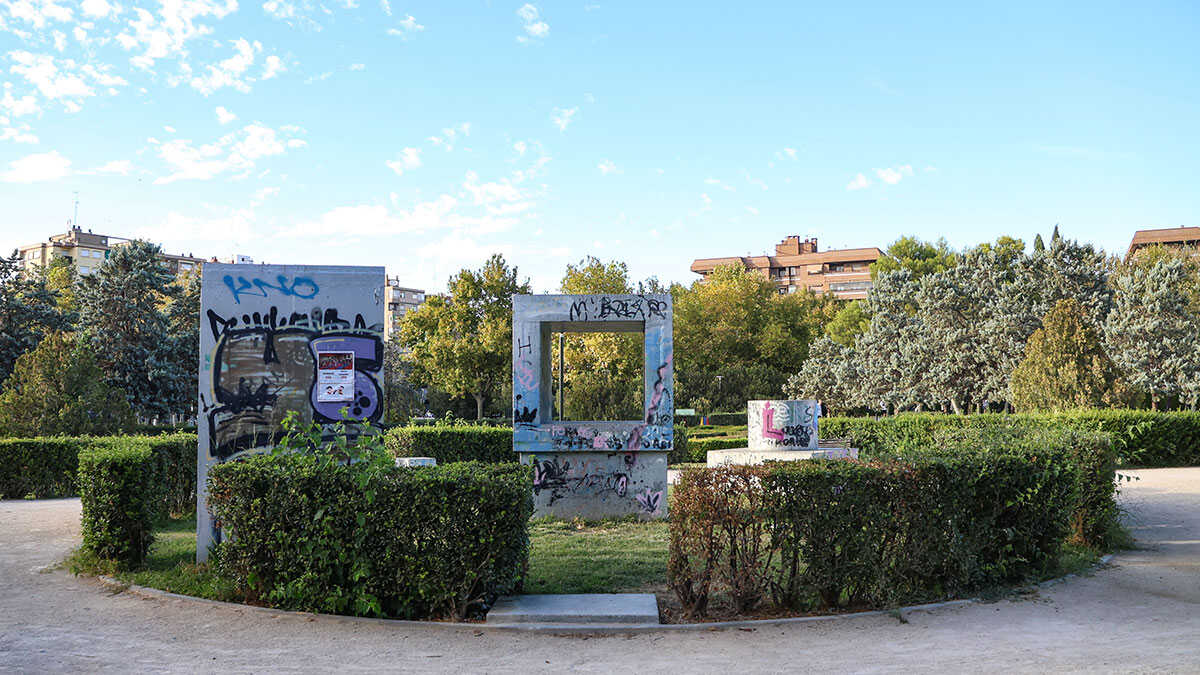 Der mathematische König, dem Saragossa seinen Namen vorenthielt: Die kaum erkannte Statue neben der Aljafería
