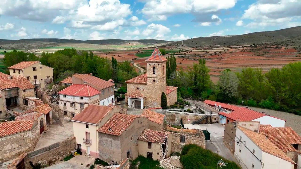 Das Dorf in Teruel mit 18 Einwohnern und einigen der unbekanntesten Routen Aragoniens