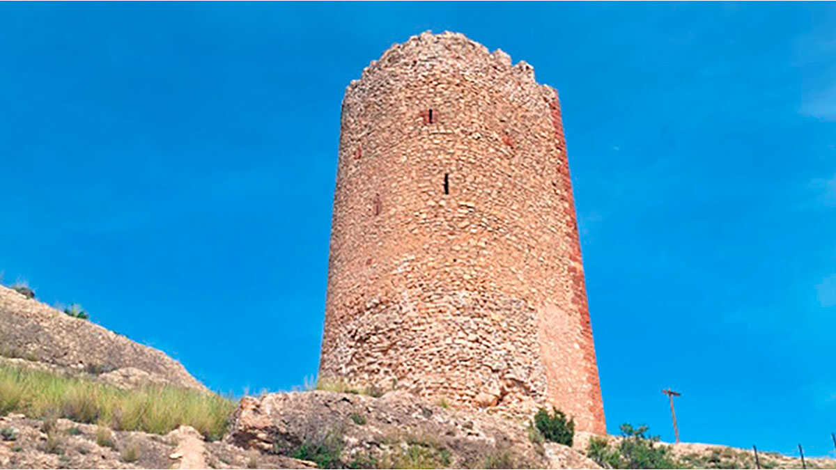 Abschied von der Roten Liste: der aragonesische Wehrturm, der nach Jahren des Verfalls wieder glänzt