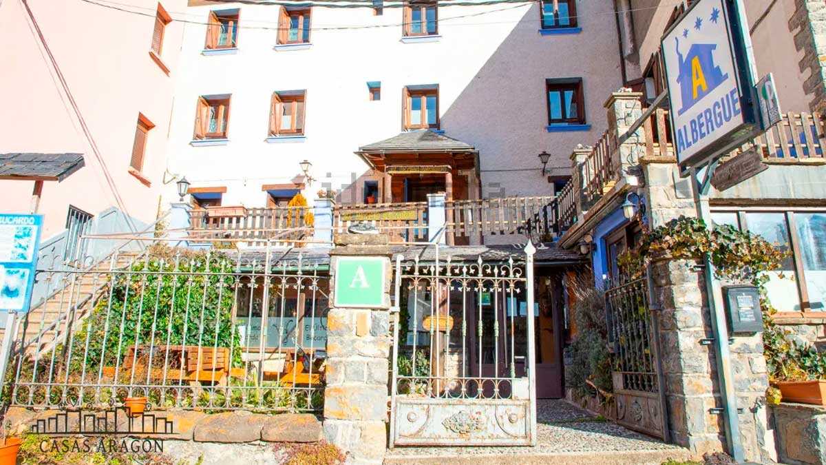 Abschied von beliebter Herberge in den Pyrenäen nach 26 Jahren: für 787.000 Euro zu verkaufen