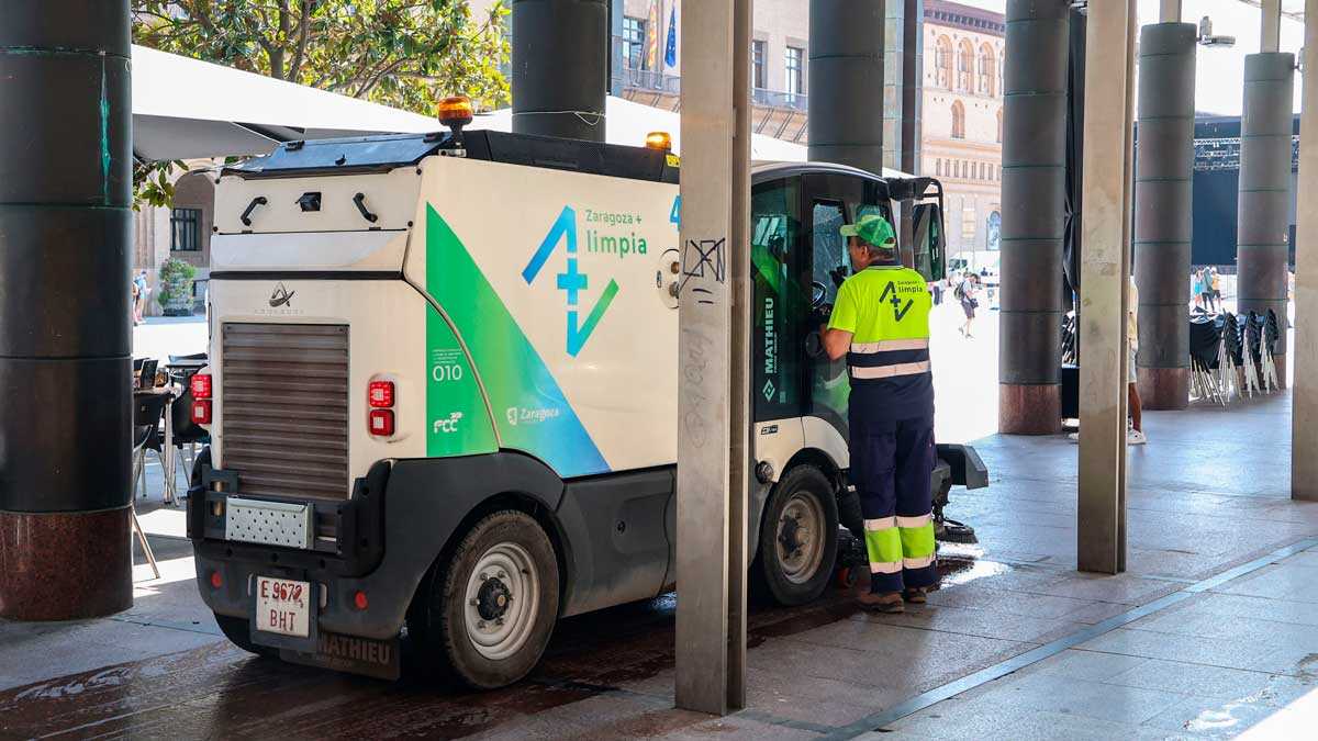 FCC bietet 9,4 Prozent mehr in drei Jahren und will Reinigungsstreik während des Pilar verhindern