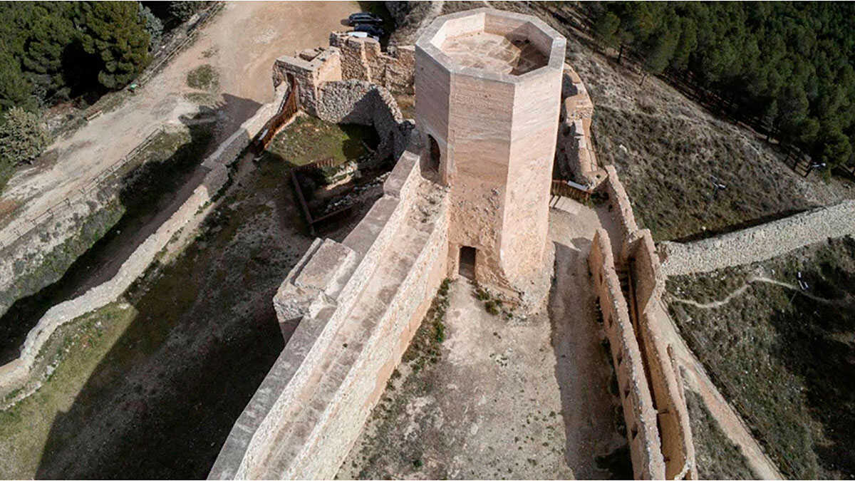 Die aragonesische Festungsanlage, die nach mehr als 15 Jahren wieder zum Leben erwacht ist