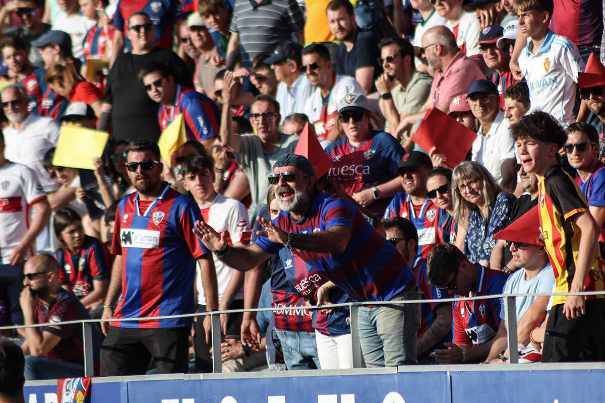 Mehr als 300 Fans werden die S.D. Huesca im aragonesischen Derby in Pinilla anfeuern