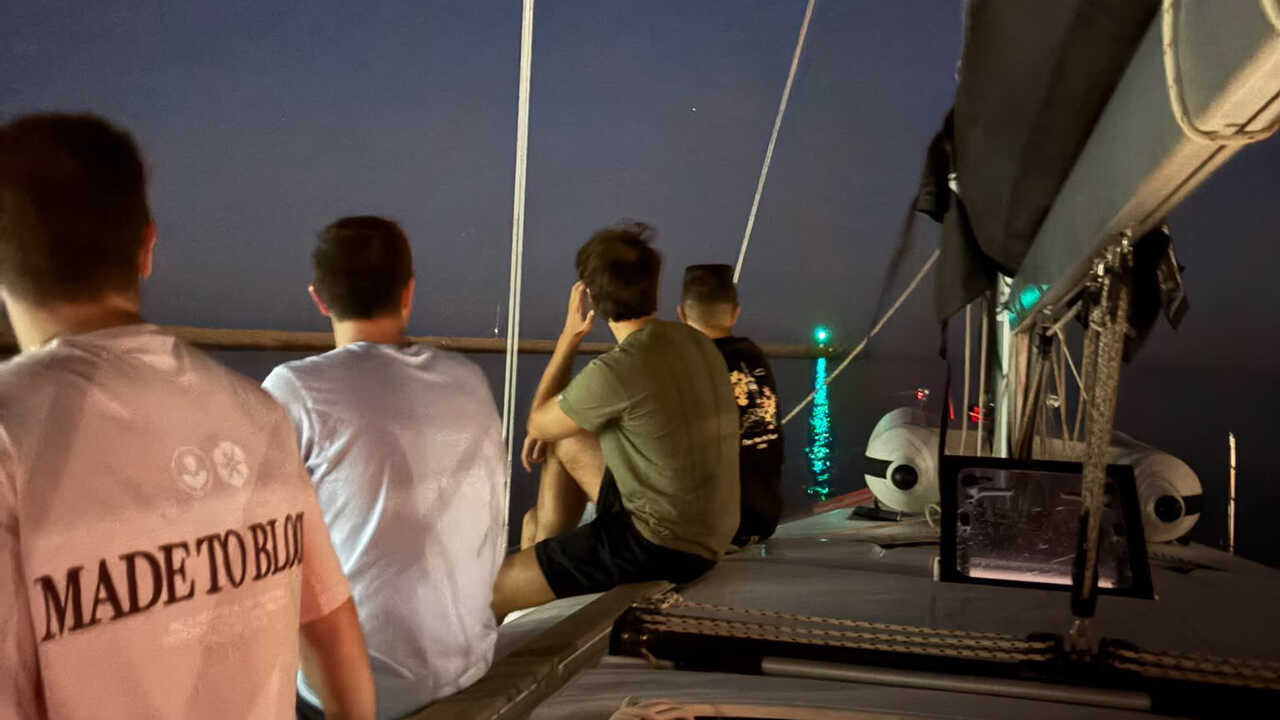 Das Segelboot der Zaragoza-Fans auf dem Weg nach Ibiza: „Wir stürzen uns ins Abenteuer, aber es wird sich sicher lohnen“