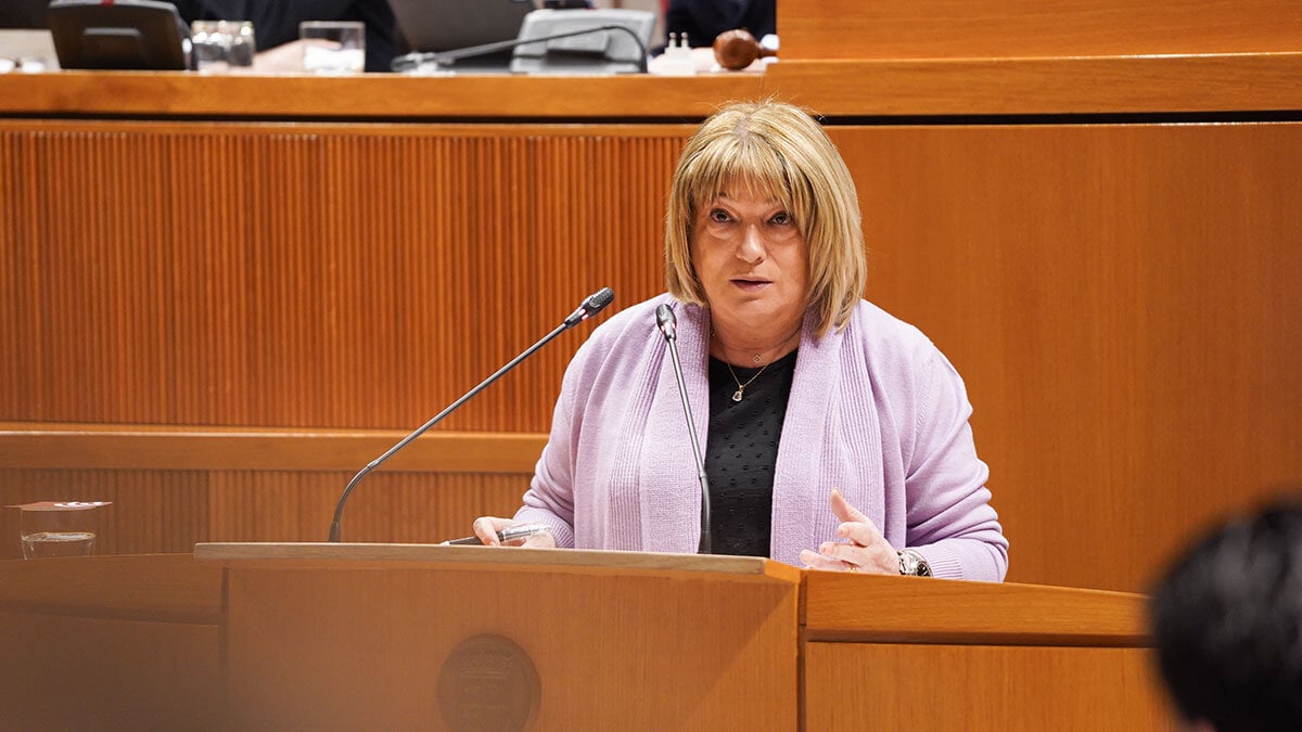 Die ehemalige Bildungsministerin Tomasa Hernández gibt ihr Mandat als Regionalabgeordnete ab