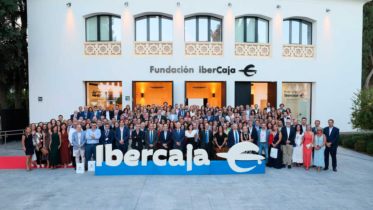 Ibercaja würdigt in Zaragoza 230 Mitarbeitende für ihre langjährige Tätigkeit bei der Bank
