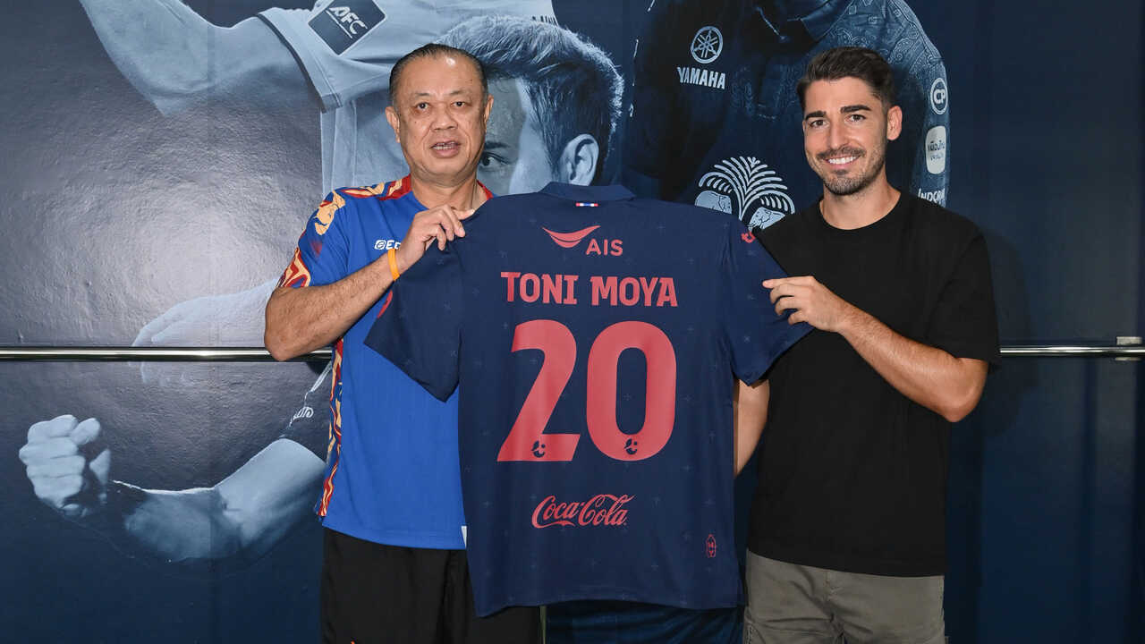 Toni Moya findet in Thailand einen Verein und teilt die Kabine mit einem Ex-Spieler von Real Zaragoza