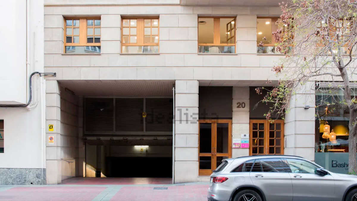 Triplex im Zentrum von Zaragoza wirkt wie ein Hotel und sucht Käufer: Pool, Sauna und Fitnessstudio für 855.000 Euro