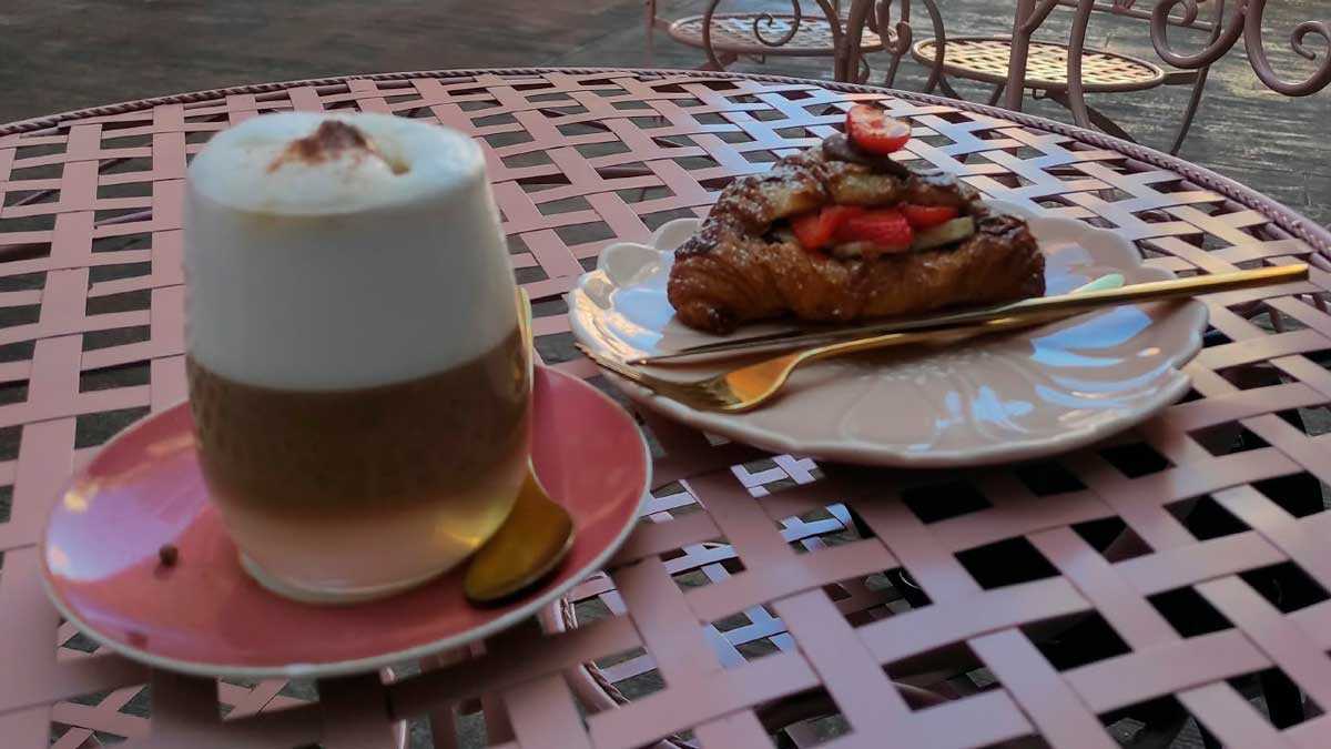 In Aragón gehört die Kaffeestunde zum Alltag: 1,8 Millionen Tassen täglich, die meisten zu Hause