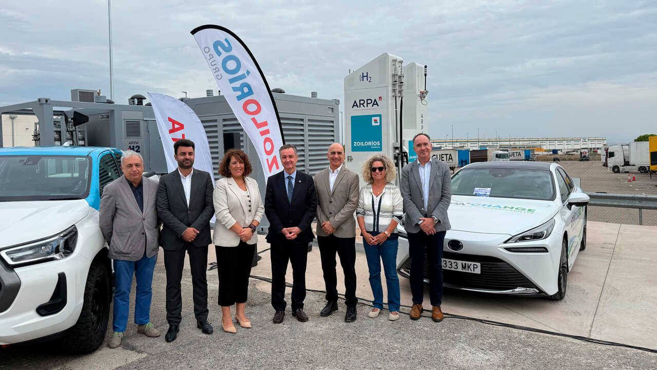 Zaragoza bringt Toyota Mirai und Hilux FCEV zusammen, um Wasserstoffmobilität zu zeigen