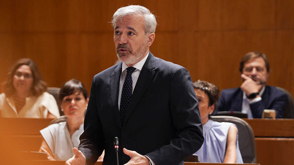 Jorge Azcón fordert Neuwahlen nach Sánchez’ „eklatantem Scheitern“ bei den Wohnungsdekreten
