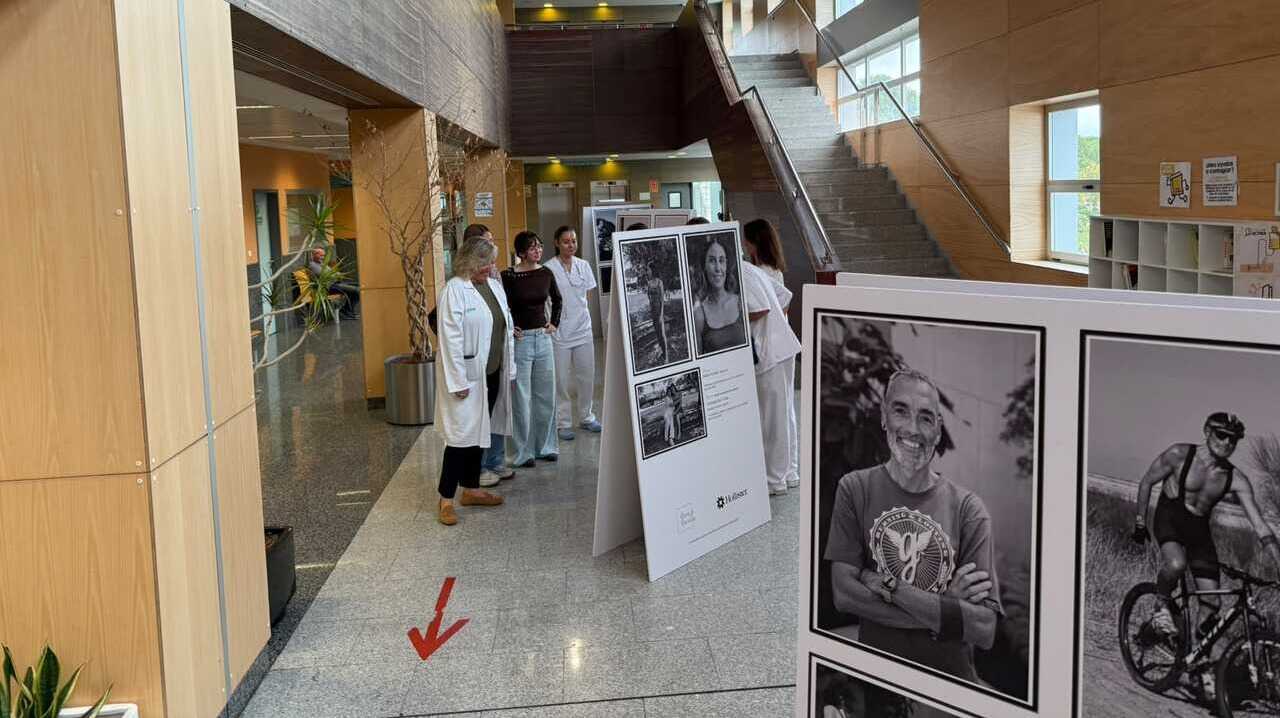 Fotoausstellung macht die Lebensrealität von Menschen mit Stoma im Servet sichtbar