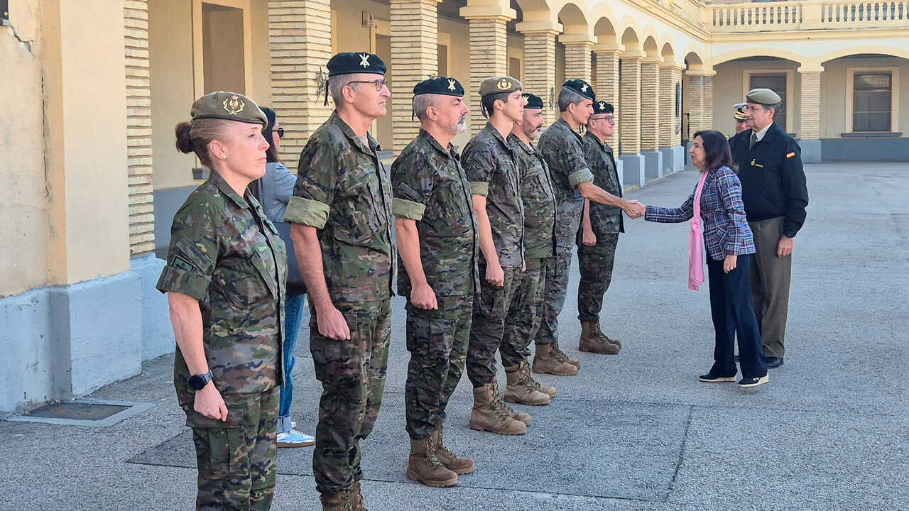 Verteidigungsministerin besucht in Huesca die für die NATO 2027 zentrale Division „Castillejos“