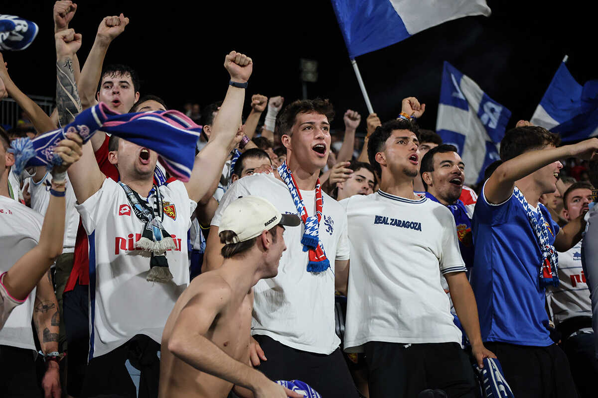 Die Fans von Real Zaragoza, das wertvollste Gut: „Wenn dein Sohn auf der Intensivstation liegt, verlässt du ihn nicht“