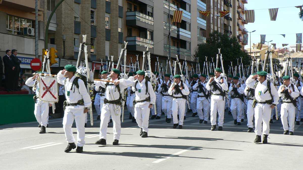 Vor 20 Jahren in Aragón: Mehr als 1.000 Soldaten und 61 Fahrzeuge prägten Huesca zum Tag der Gebirgstruppen