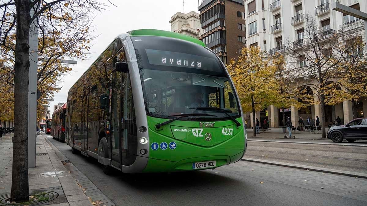 Drohnenshow in La Almozara führt in Zaragoza zur Umleitung von sechs Buslinien