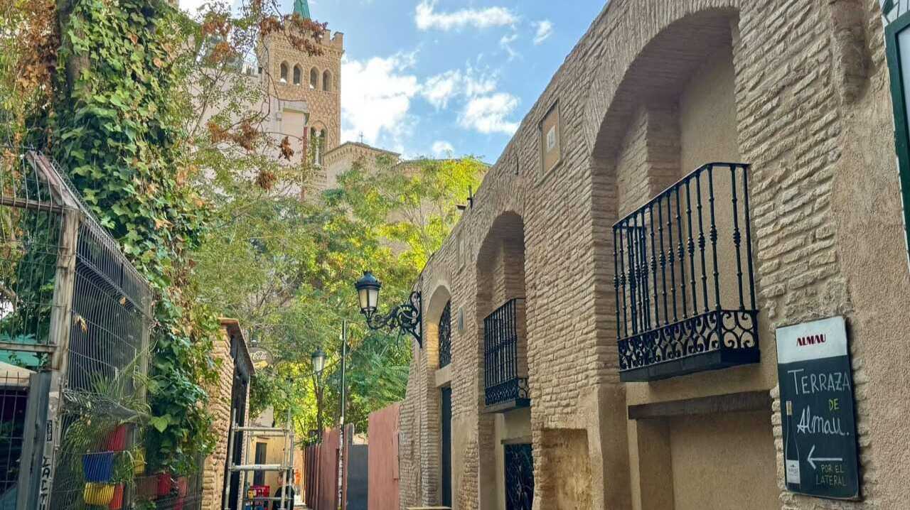 El Tubo in Zaragoza erhält nach fast einem Jahr Bauarbeiten eine seiner historischen Fassaden zurück