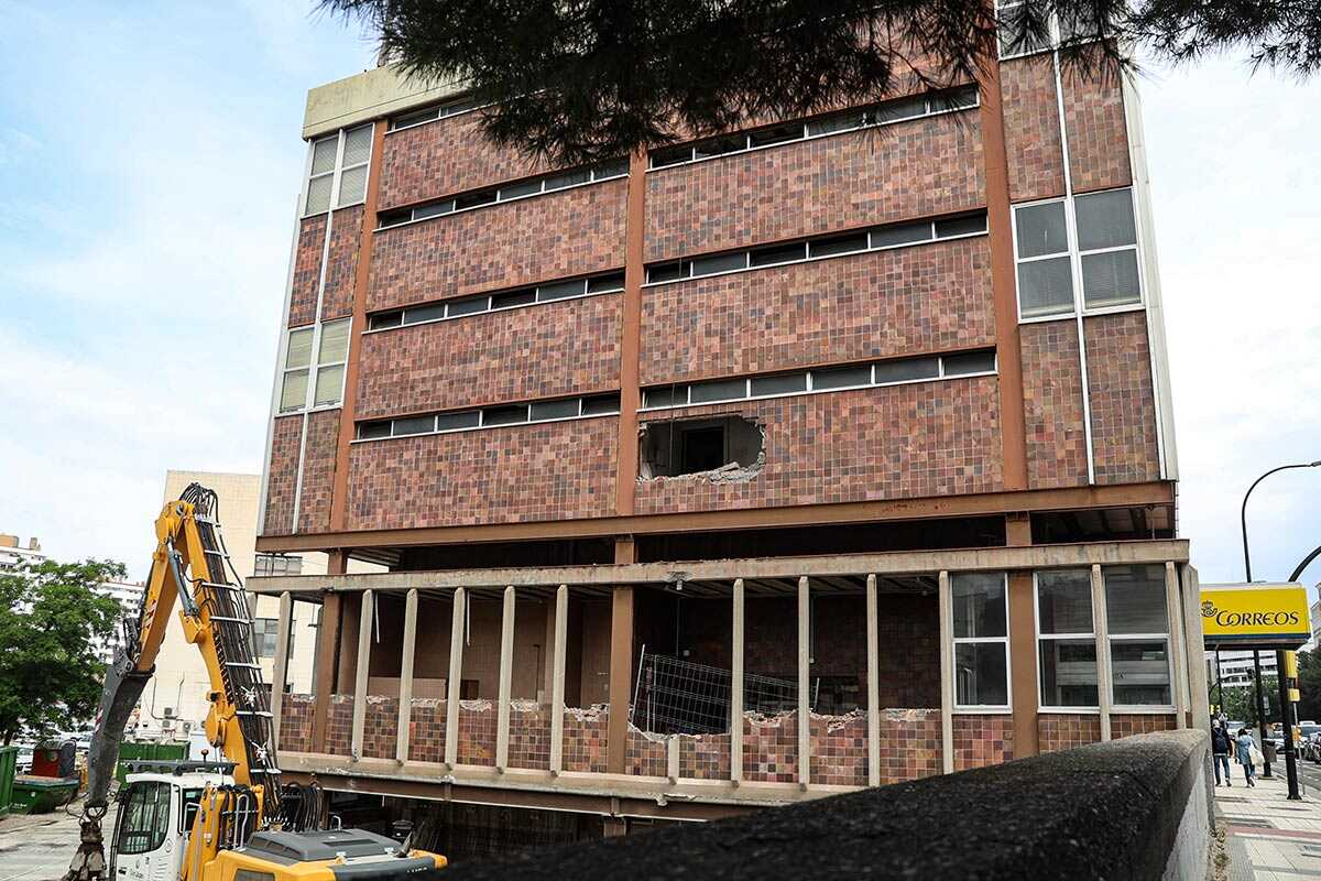 Abriss des ehemaligen Postgebäudes in Zaragoza geht nach gerichtlicher Ablehnung weiter
