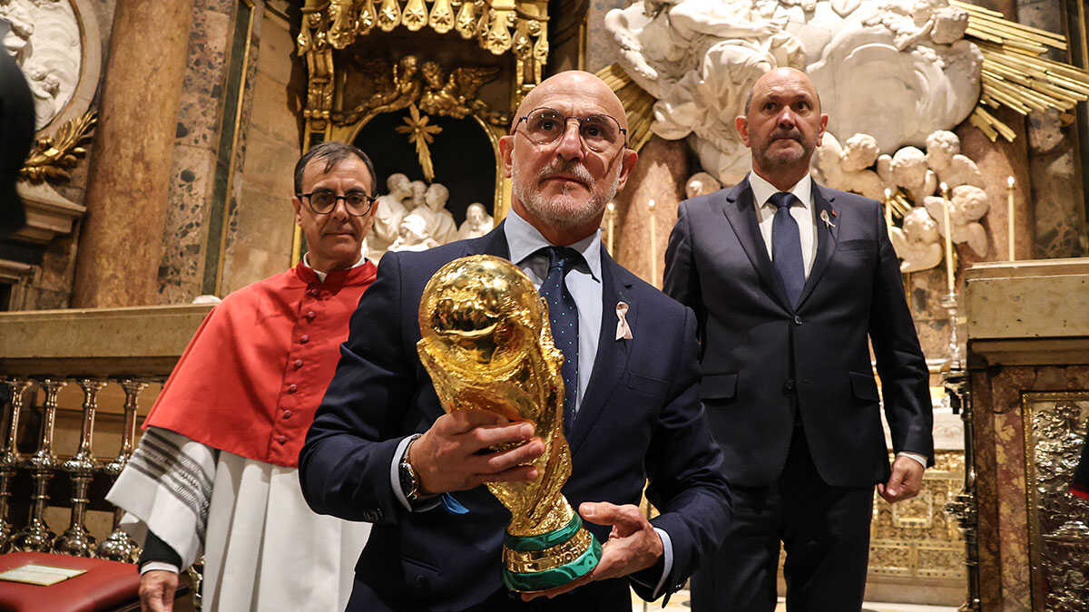 Luis de la Fuente bei seinem Besuch am Pilar und in Zaragoza: „Eine unvergessliche Erinnerung, die ich für immer mitnehmen werde“