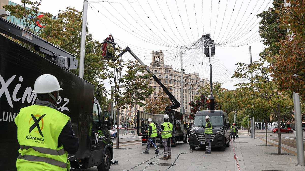 Weihnachten nimmt in Zaragoza Gestalt an: So sieht die Plaza de Aragón bereits aus