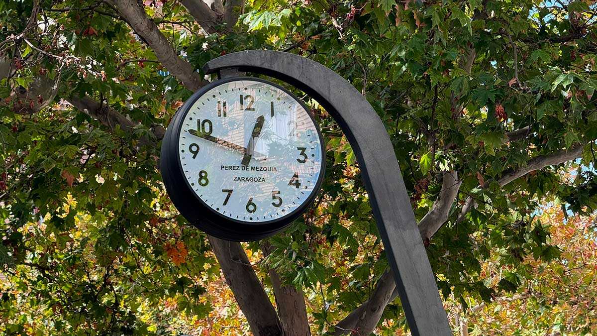 Die historische Uhr von Torrero stellt sich an diesem Sonntag automatisch um