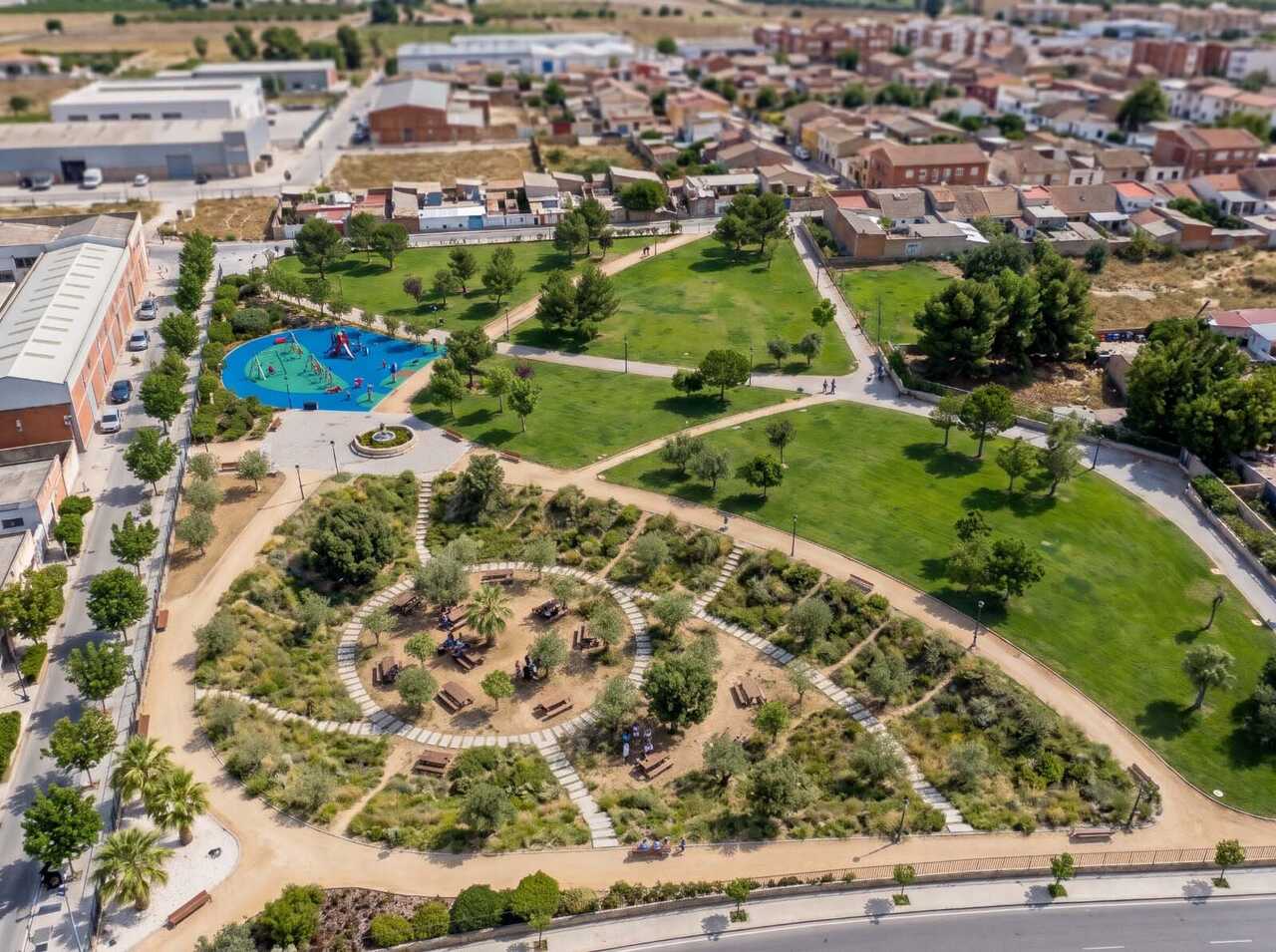Der neue Park mit mehr als 17.000 Quadratmetern, der Oliver und Miralbueno verbinden wird, ist bereits im Bau