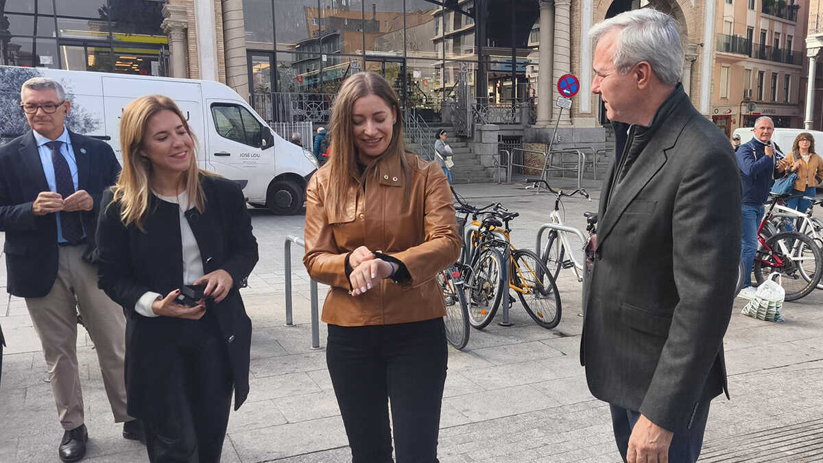 Ester Muñoz in Saragossa: „Während Sánchez von Kundgebung zu Kundgebung tanzt, brennen Spaniens Städte“