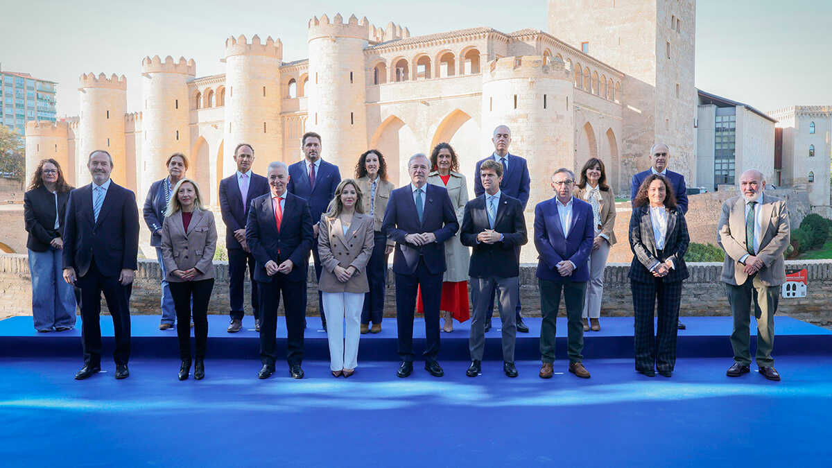 Azcón präsentiert die PP als Verteidigerin Aragoniens und hofft auf eine Wiederholung des schlechtesten PSOE-Ergebnisses