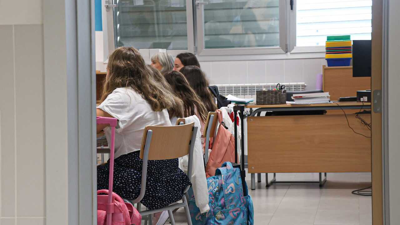 Mehr als 2.000 Ventilatoren und 350 Klimaanlagen: Diese 116 Schulen profitieren